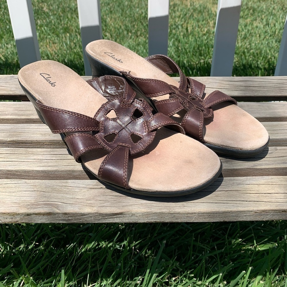 Clarks‎ leather wedge sandals